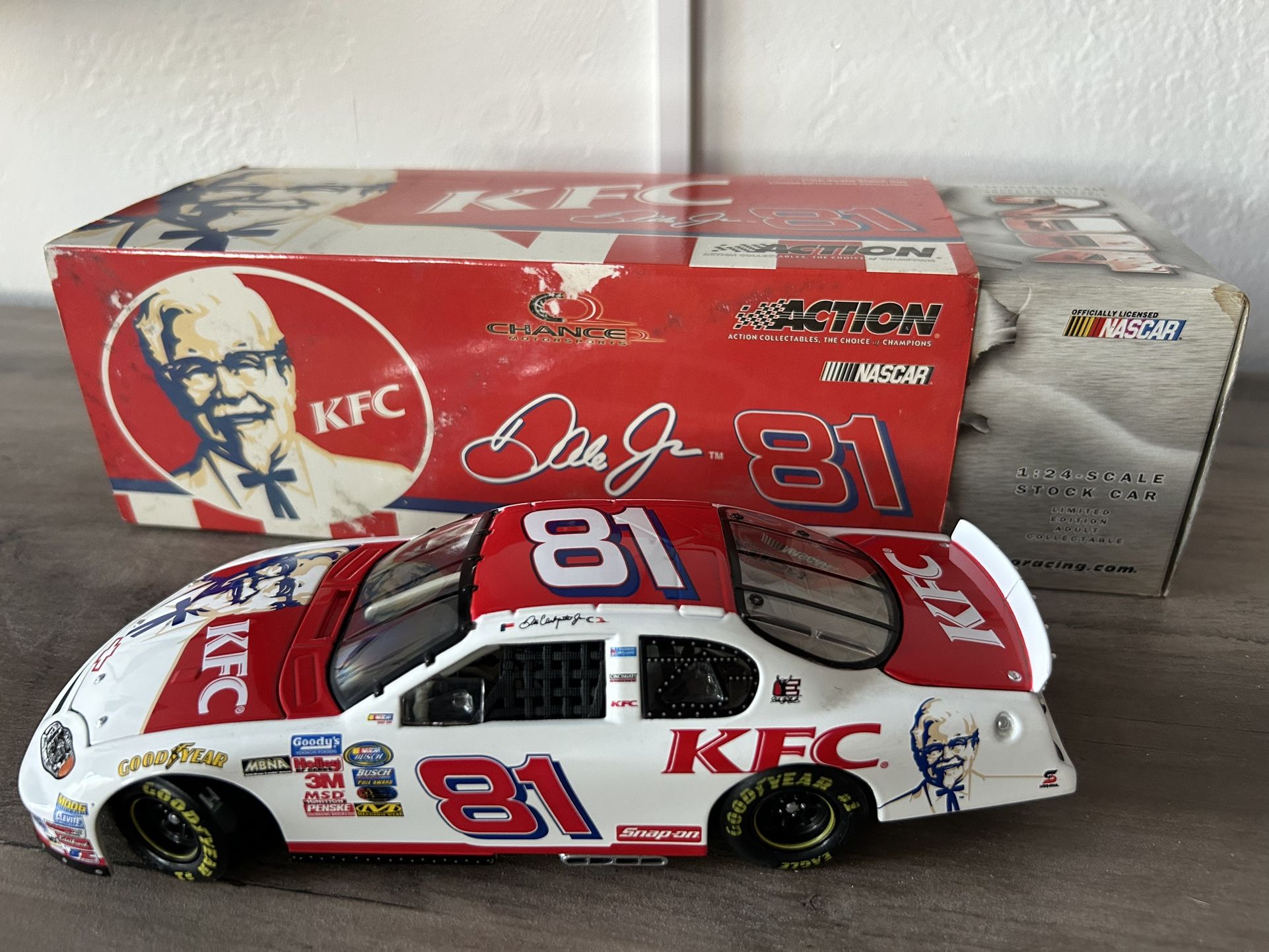 Dale Earnhardt Jr #81 KFC 2004 Monte Carlo
