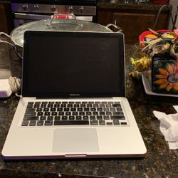 240 GB MacBook Pro 2010 with charger (may have overheating problem 