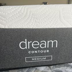 Queen Dream Contour as like new as it gets I can deliver Or come see first   Retail $1,789 Your Price $575 