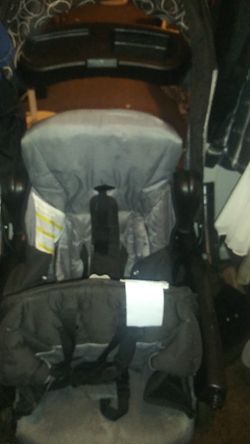 Double stroller that unattaches for toddler seat