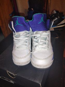 KIDS NIKE AIR JORDAN 5 RETRO GRAPE SNEAKERS