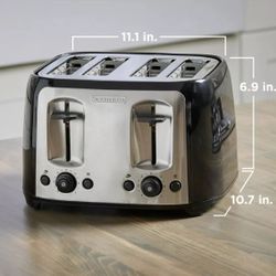 Brand New Black + Decker 4 Slot Toaster 
