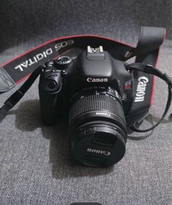Canon EOS Rebel T3i DSLR with 18-55mm Lens