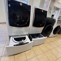 LG ELECTRIC WASHER AND DRYER