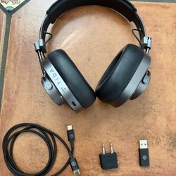 Master & Dynamic MH40 Wireless Over-Ear Headphones Black - Sold-out Online!!!