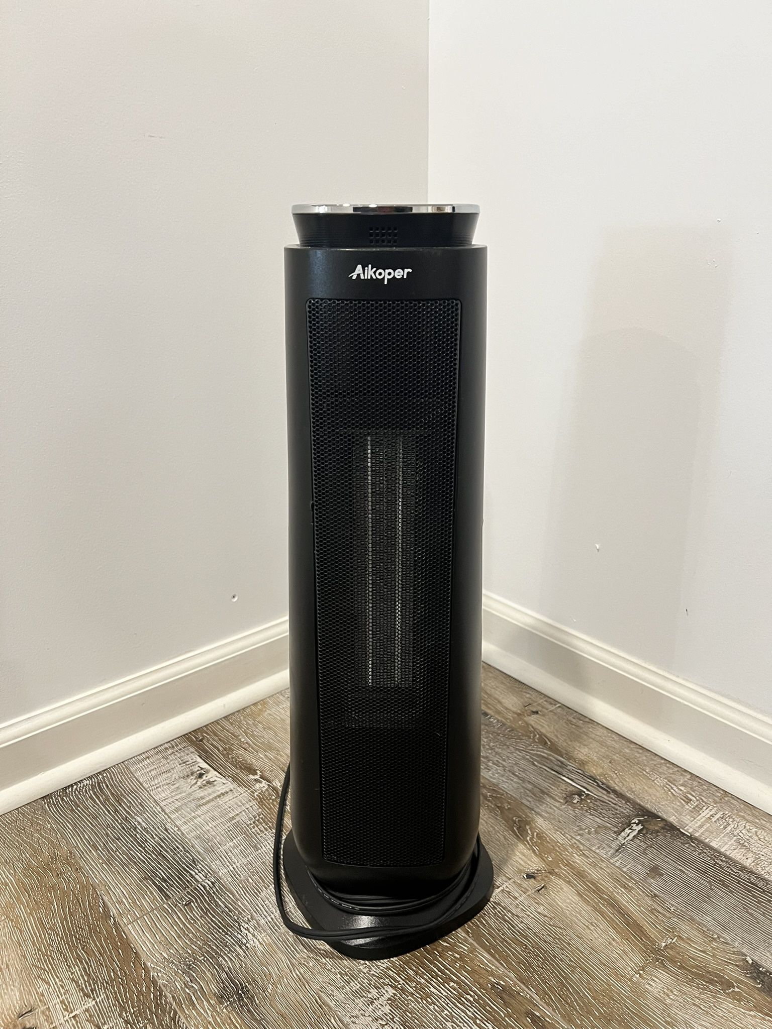 Aikoper Space Heater – Oscillating Ceramic Tower – Great Condition