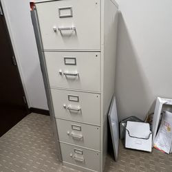 HON legal filing Cabinet In Excellent Condition With Locking Latch // Fair And Reasonable Offers Only Please // Dimensions Are In Photos 