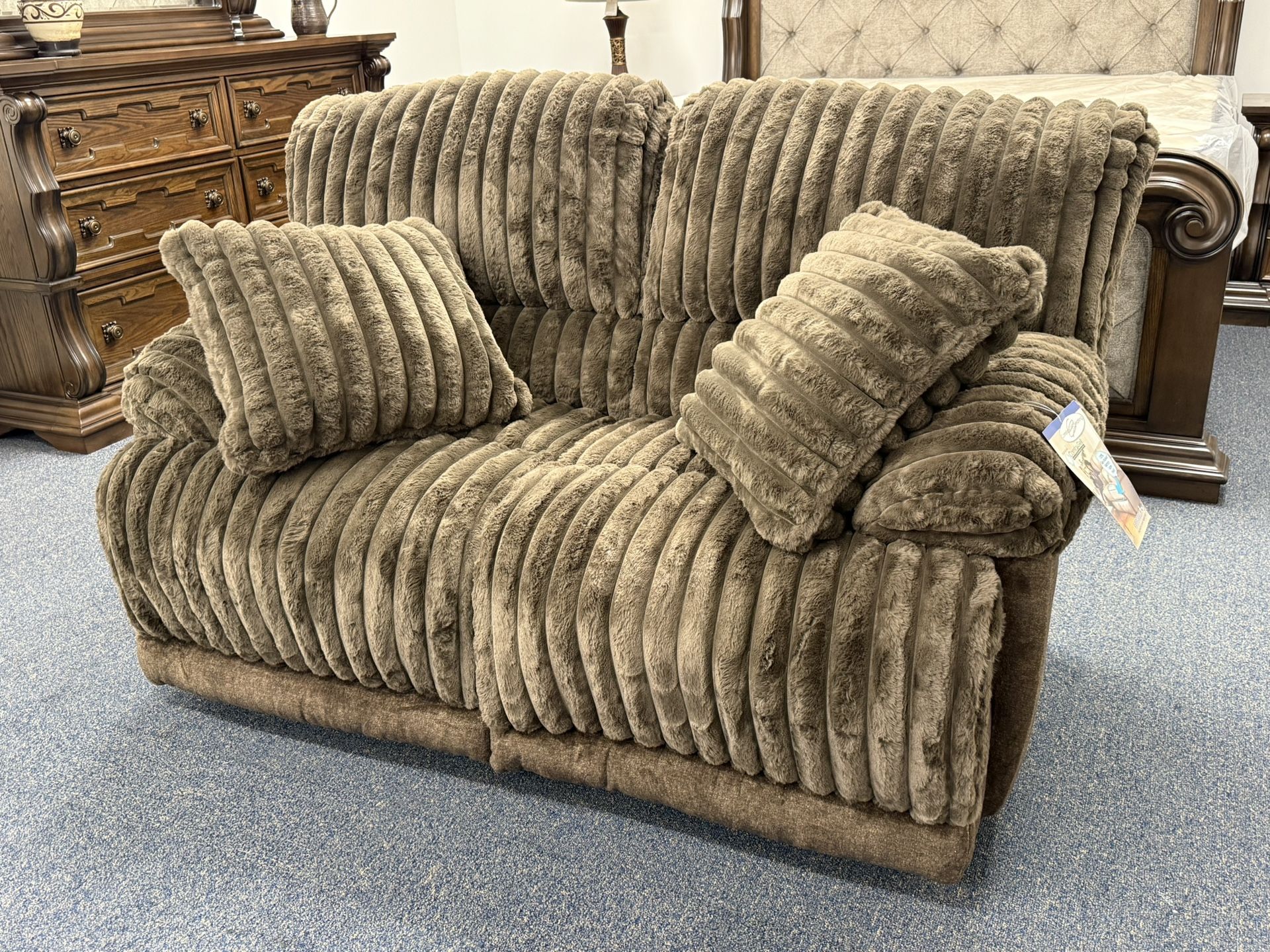 Reclining Loveseat Fluffy And Has Memory Foam In It For Ultimate Support 