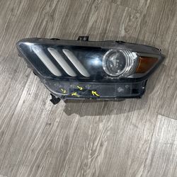 2015 Ford Mustang Headlight 