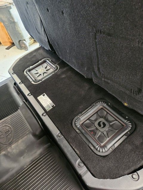 🔥 Kicker L7R Shallow 10s + Custom Tundra Box + DS18 1800W Mono Amp 🔥
