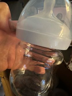 Newborn baby bottles