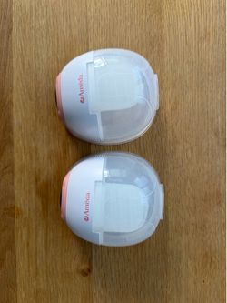 Ameda Glo: wearable  wireless breast pump