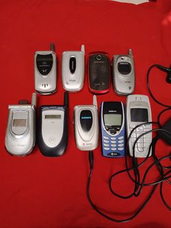 Lot Of 9 Old Cell Phones - 7 are Flips - Motorola, Samsung, Nokia