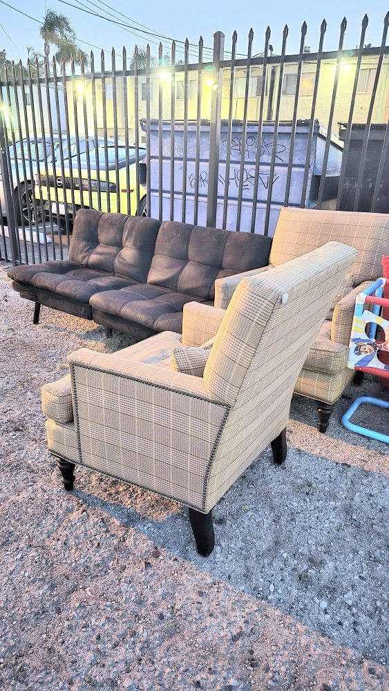 Free Chairs