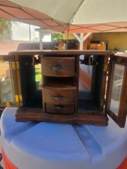 Free Jewelry Box