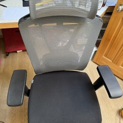 Autonomous Desk Chair