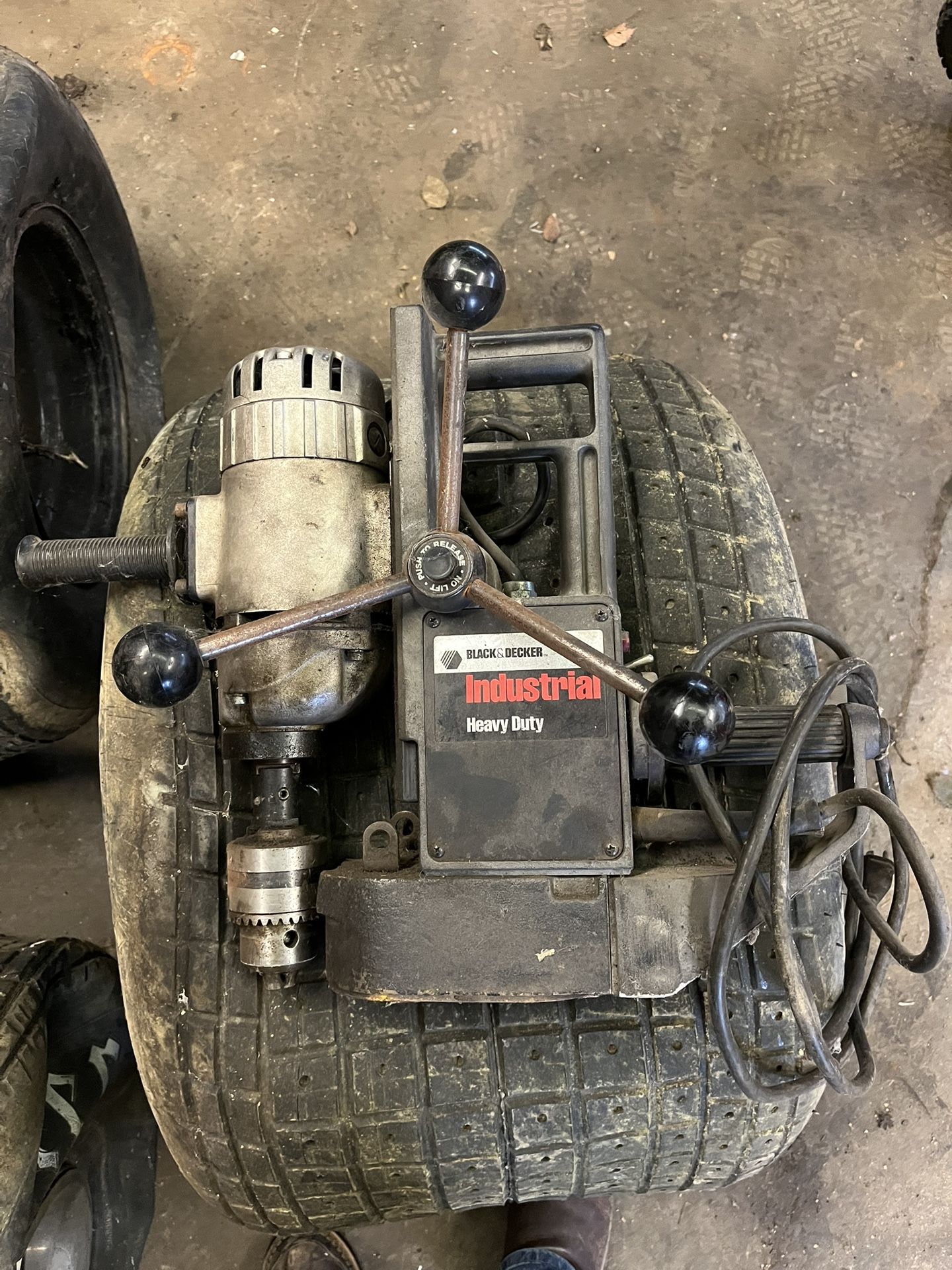 Black and Decker 1556 Mag Drill Press
