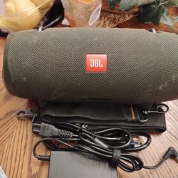JBL Extreme 2 Wireless Bluetooth Speaker (Forest Green)