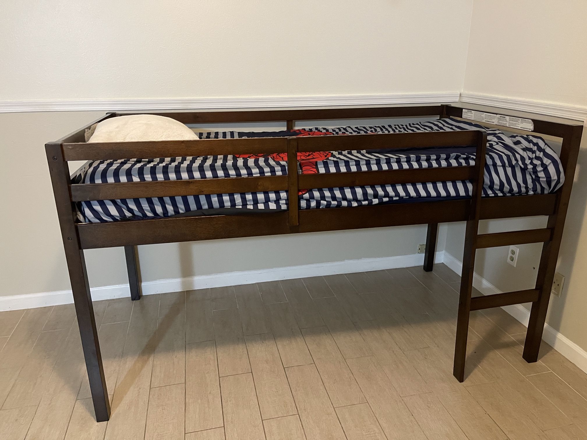 Twin Bed With Ladder