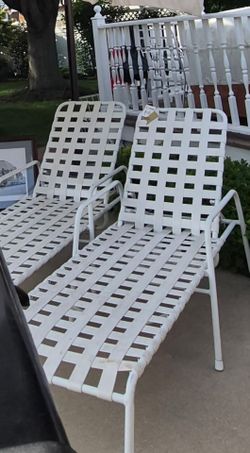Chaise Patio Chairs (2)