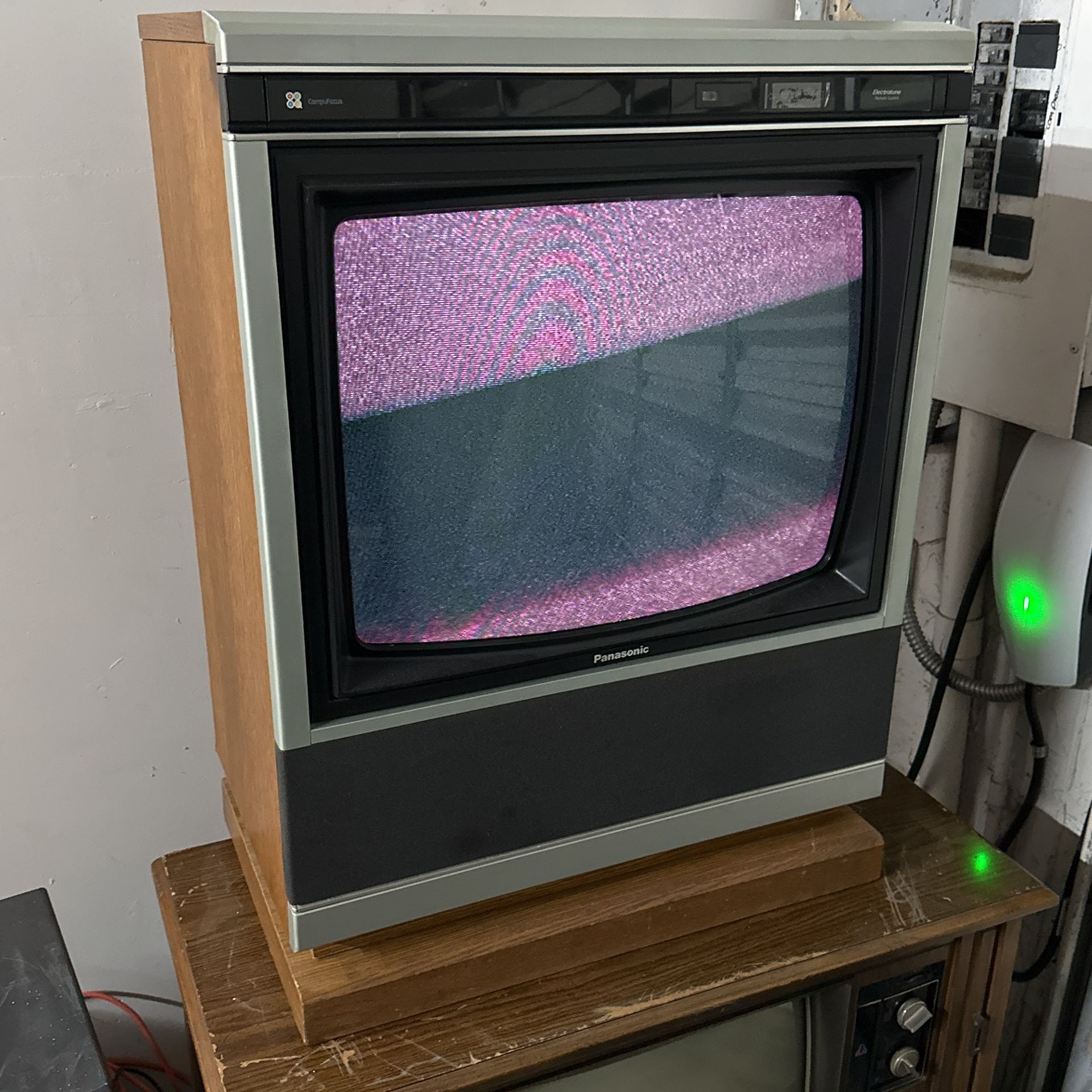 Vintage Tv 1985 Panasonic 25 Inch Very Rare In Mint Condition Retro Gaming Crtv