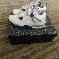 Jordan 4 Midnight Navy 