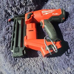 Milwaukee 18 Gauge Nailer