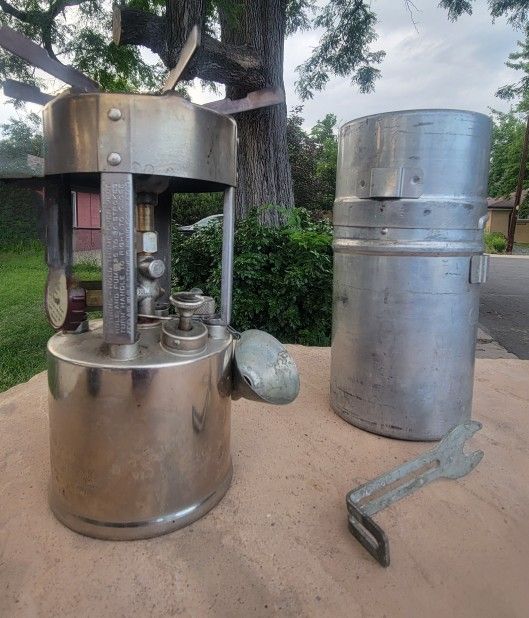 Vintage WWII Coleman 530 GI Pocket Stovel