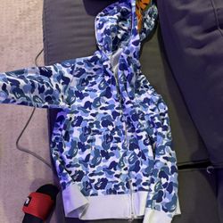 bape hoodie size L fits like M