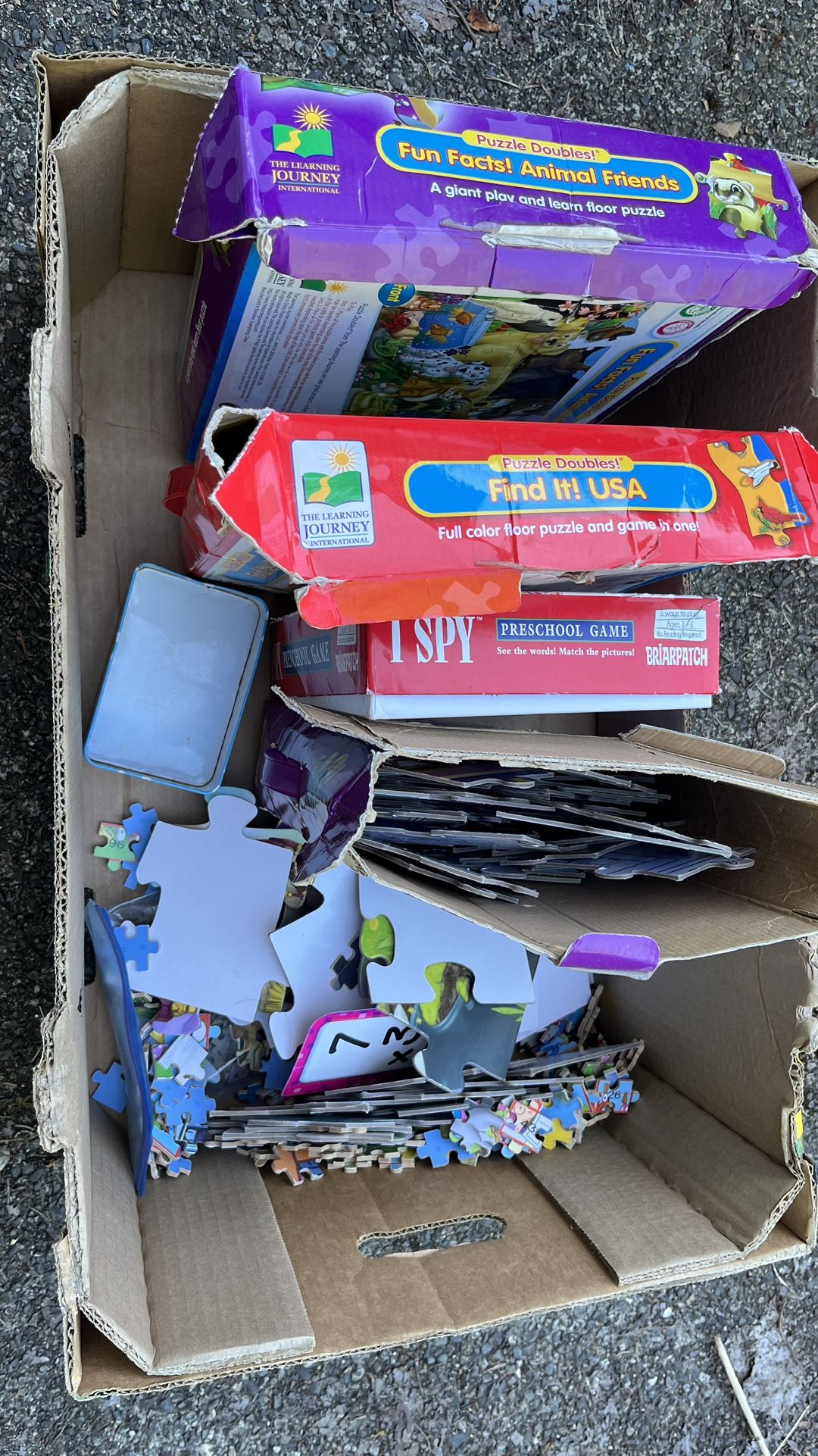 Lots Of Jigsaw Puzzles
