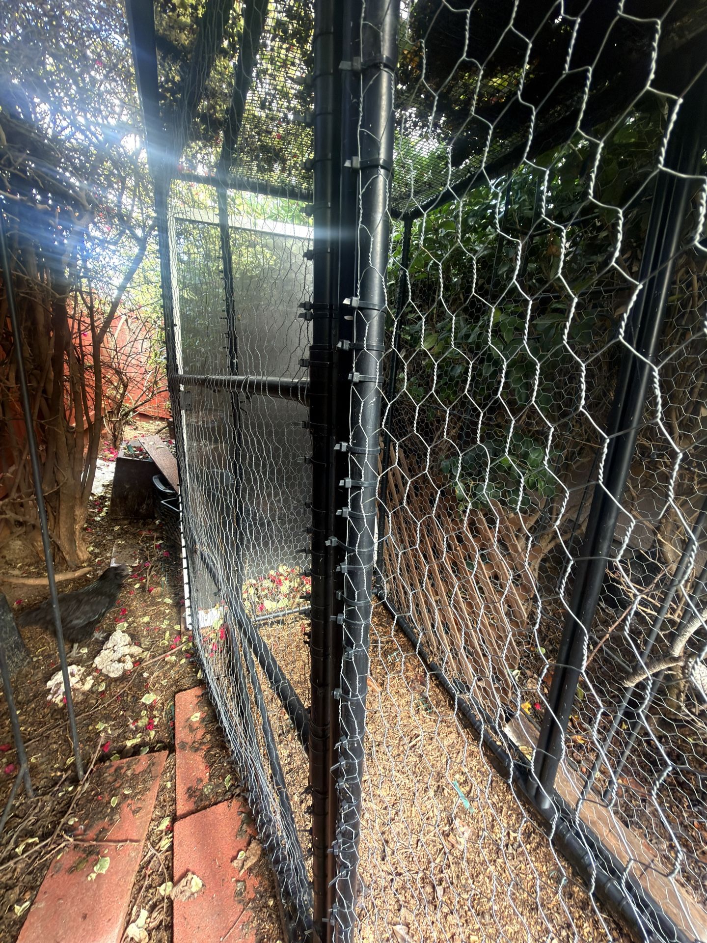 Metal Meshed Cage with Lock
