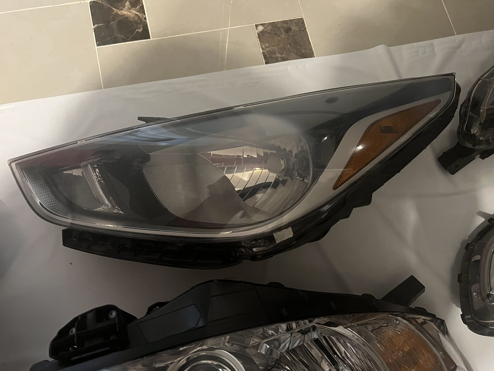OEM Hyundai Accent DRIVER side headlight 2020-2022