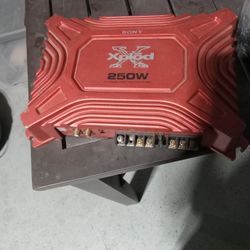 Sony XPLOD CAR AMP