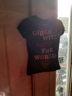 DC shirt size 4/5
