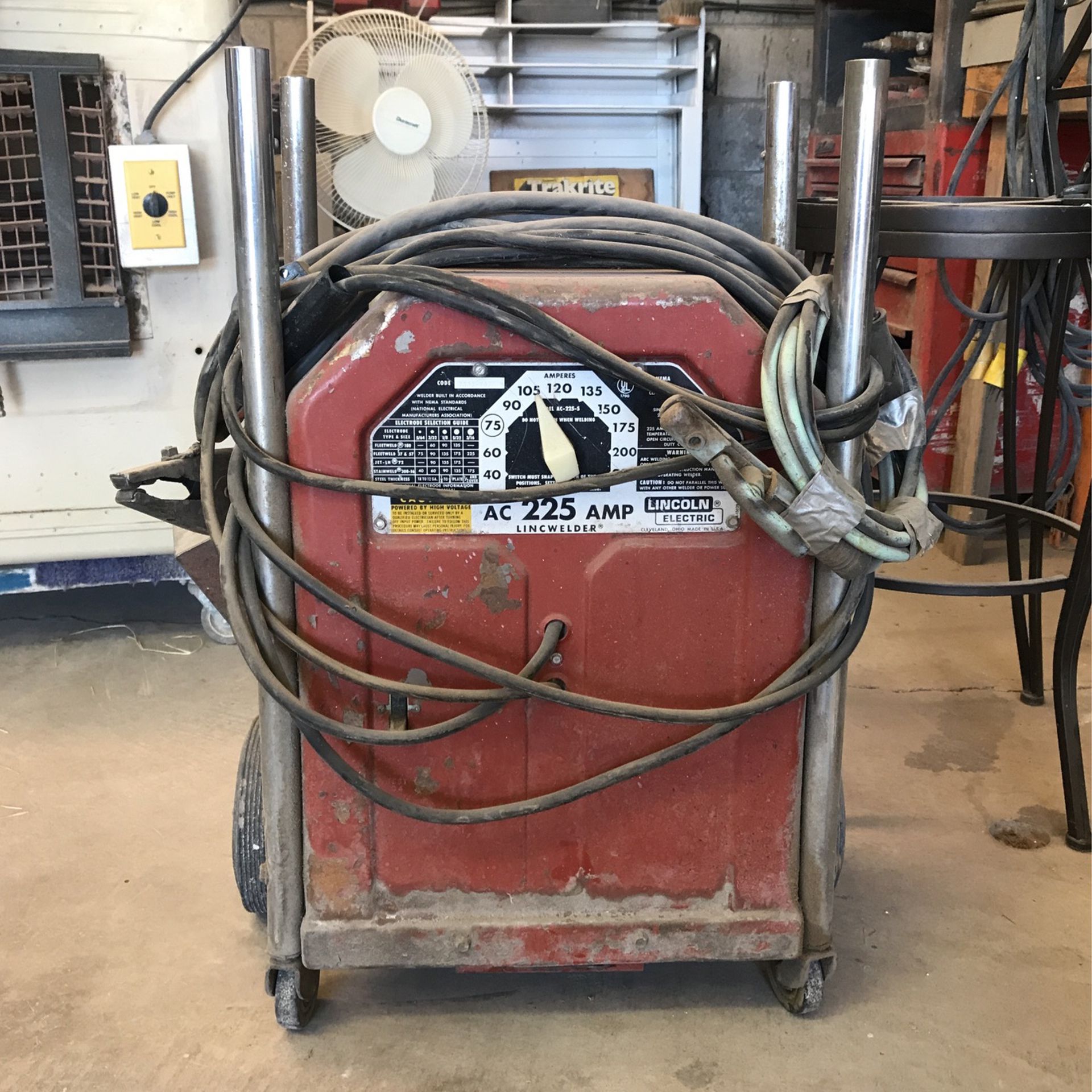 Lincoln 225 AMP Welder, Rods And Box