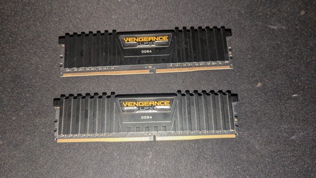 Corsair Vengeance LPX 16GB (2 X
8GB) DDR4 3200MHZ Ram Memory