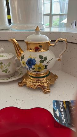 Gibson Tea Pot With Stand