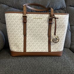 Michael Kors - New