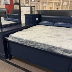 Charlie Blue Queen Bed And Dresser 