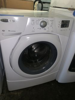 Whirlpool front load washer machine working perfectly with 4 months warranty