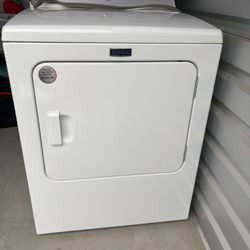 Must sell!! Maytag Electric Dryer 