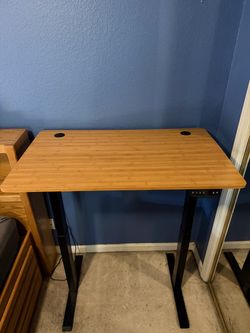 FEZIBO Electric Standing Desk 40x24 – Bamboo Top/Black Frame – $75