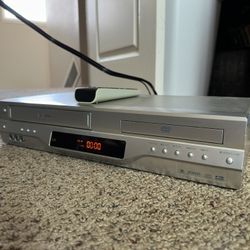 Toshiba DVD/VCR Combo w Remote - TESTED