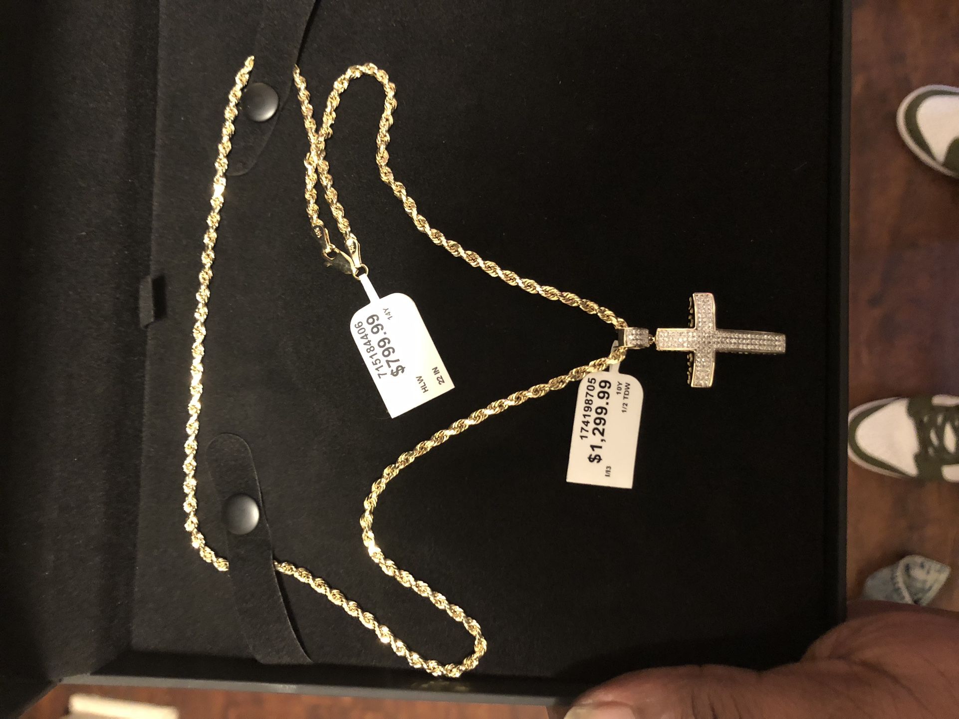 Universal Cross An Chain Necklace 