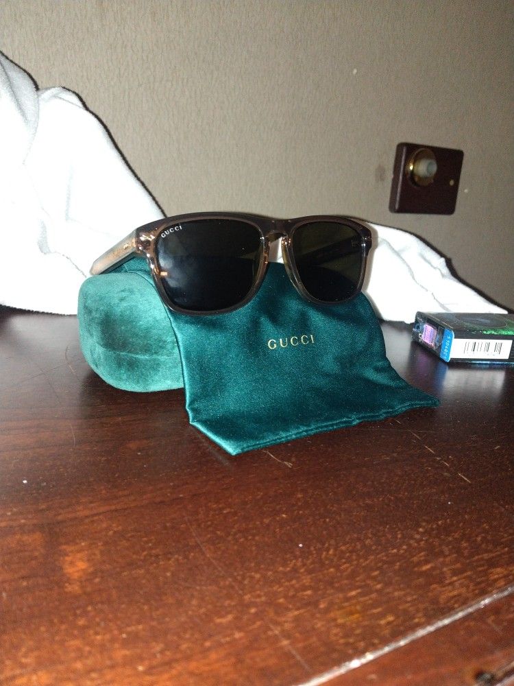 Real GUCCI sunglasses With Authenticity Paper And Velvet Case