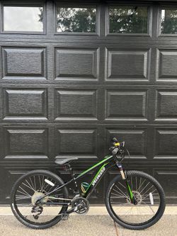 Specialized Hotrock Mountain Kids Bike 24”
