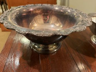 12 silverplated punch cups and bowl w/ladle from Towle Ladle Bowl 17 diameter x 8h Towle Smoke free household