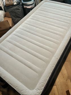 Twin size air mattress