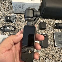 DJI Osmo Pocket 3 Creator Combo 