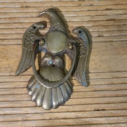 Vintage Eagle door knocker brass gate front door. Sold heavy brass. Not been polished. See all fotos